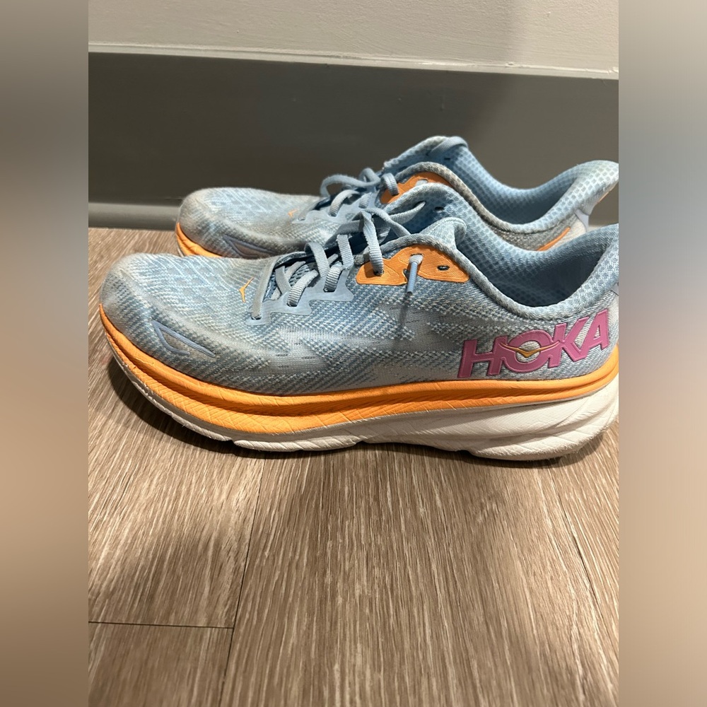 Women’s hoka clifton 9 sneakers